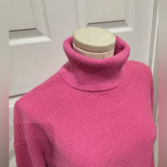 NWT Design Lab Crop Top/ Sweater / Pink - Picture 2 of 9